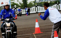 PT Daya Adicipta Motora (DAM) Berikan Pelatihan Safety Riding Untuk Komunitas Motor