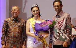 Vega Bellatrix Wakil PT Toyota Astra Motor Pemenang Miss Auto Show GIIAS 2016