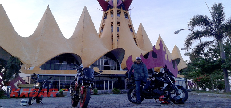 KabarOto Sambangi Menara Siger