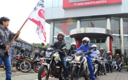 Rayakan Hari Pelanggan Nasional DAM Ajak 50 Konsumen Touring