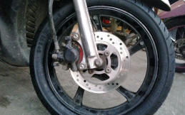 Uji Keunggulan Ban Pirelli Diablo Scooter, Mantap untuk Manuver, Trek Basah dan Ngacir 