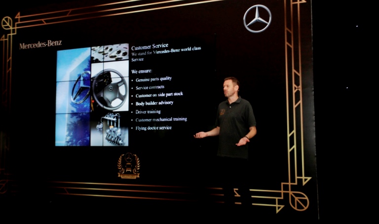 Mercedes-Benz Indonesia Adakan Bus Club of Millionaires 2016