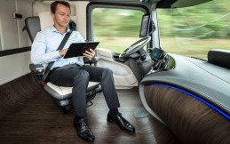 Mercedes-Benz Hadirkan Fitur Canggih 'Kantor Didalam Mobil'
