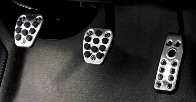 Kenali Tanda Rem Mobil Sebelum Blong dan Cara Menanganinya Saat di Jalan