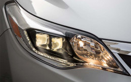 Ayo Tengok Cara Bersihkan Headlamp Mobil