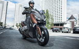 Skuter Sport Yamaha X-Max 300 Resmi Meluncur