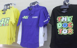 Dealer Yamaha Putra Pos Pengumben Resmi Jual Produk Valentino Rossi dan Yamalube RS4GP