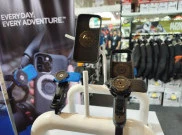 Quad Lock, Mounting Smartphone Premium untuk Pengendara Motor