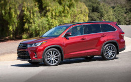 Toyota Highlander 2017 Dibanderol Mulai Rp 401 Juta