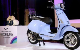Vespa Luncurkan Arcobaleno dan Sprint Sport