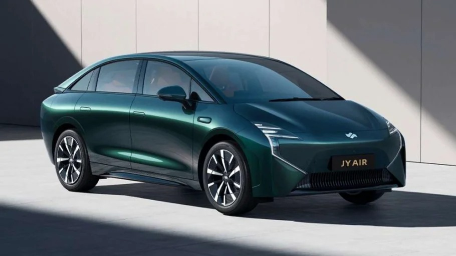 Maskapai Penerbangan Asal Tiongkok Luncurkan Mobil Listrik Seharga Rp400 Jutaan