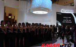Duka SPG GIIAS 2017: Dari Dicolek Om-om Hingga Diajak Jalan