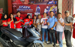 2 Pemenang Beruntung dapat Honda PCX dari Federal Oil