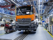 Mercedes-Benz eActros 400 Generasi Kedua Mulai Produksi Perdana