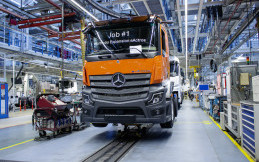 Mercedes-Benz eActros 400 Generasi Kedua Mulai Produksi Perdana