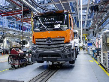 Mercedes-Benz eActros 400 Generasi Kedua Mulai Produksi Perdana