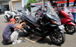 Ganti Oli Motor Pakai Federal Oil dapat Honda PCX 
