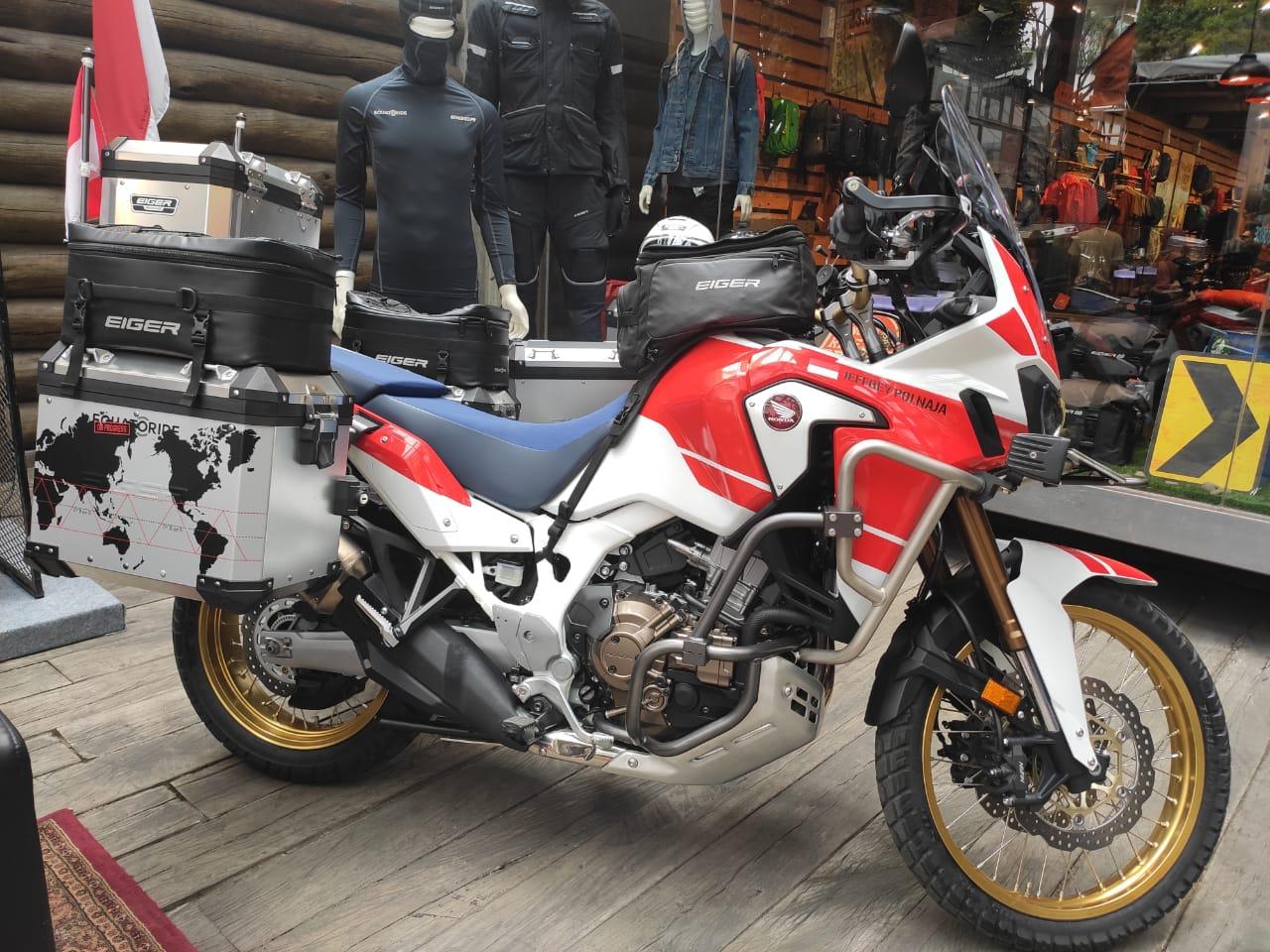 Arungi 5 Benua Naik Motor, Pria Asal Bandung Ini Raih Penghargaan ROI