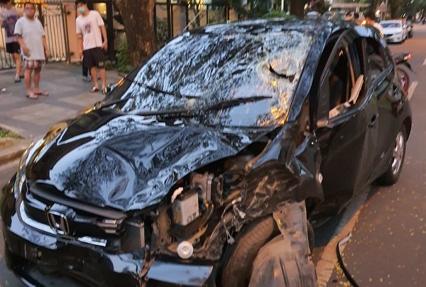 Kendarai Honda Brio, Seorang Wanita Tabrak Pejalan Kaki Hingga Tewas