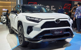Galeri Toyota RAV4 GR Sport Plug in Hybrid EV