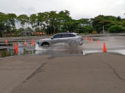 First Drive Lepas L8, Respons Instan dan Stabil di Lintasan Obstacle