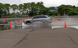 First Drive Lepas L8, Respons Instan dan Stabil di Lintasan Obstacle