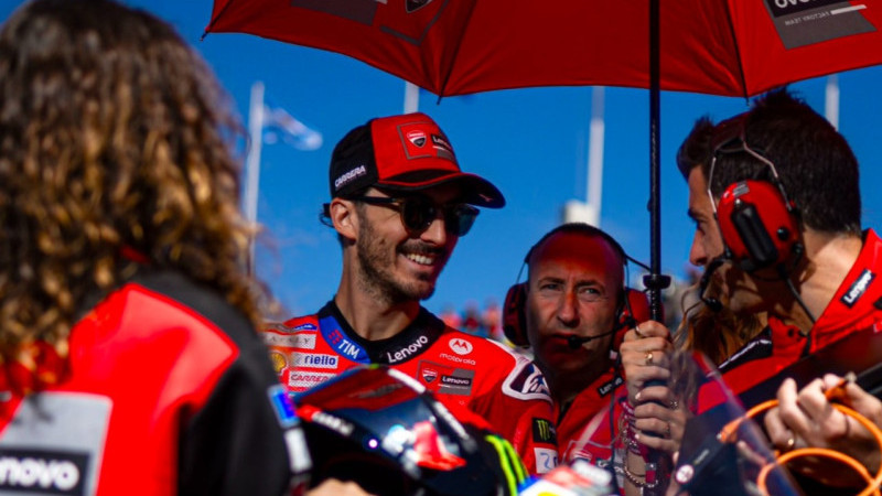 Senyum Francesco Bagnaia Meskipun Finis Ke-9 di MotoGP Hungaria 2025 ...