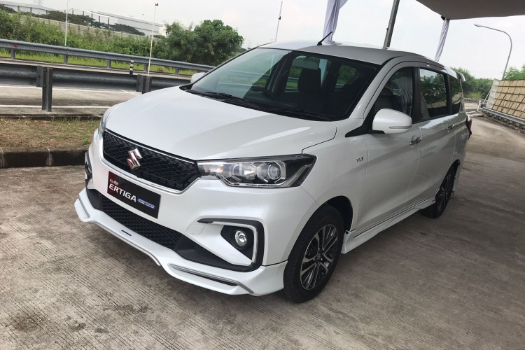 Simak Perbedaan Sistem Hybrid pada Suzuki Ertiga dan Toyota Veloz