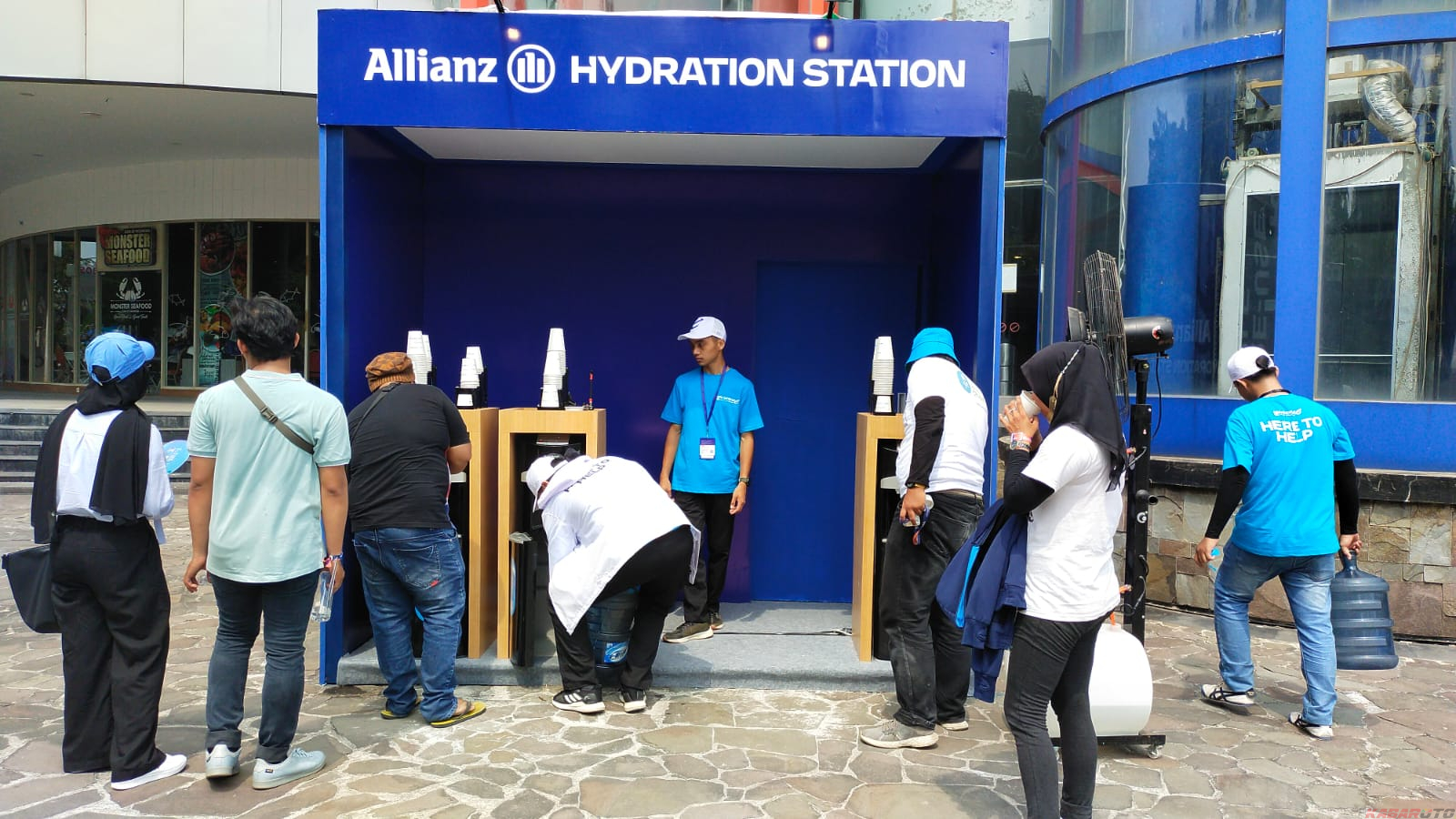 Bisa Isi Ulang Air Mineral Jika Kepanasan Saat Nonton Jakarta E-Prix