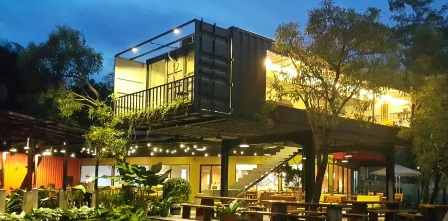 District 7 Resto Cozy Favoritnya Komunitas 