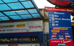 Shop&Bike dan Bike's Corner, Pemotor Bisa Mampir di Sini