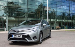 Toyota Hentikan Produksi Avensis?