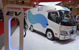 Truk-Truk Listrik Melantai di GIIAS 2022
