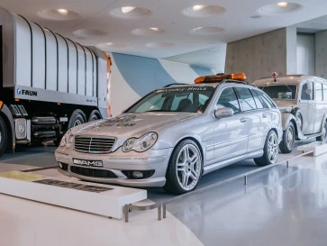 Sejarah Mercedes-Benz C 32 AMG, Penjaga Nyawa di Balapan F1