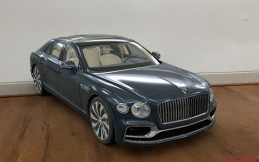 Bentley Flying Spur Parkir di Rumah Pakai Aplikasi AR Visualiser