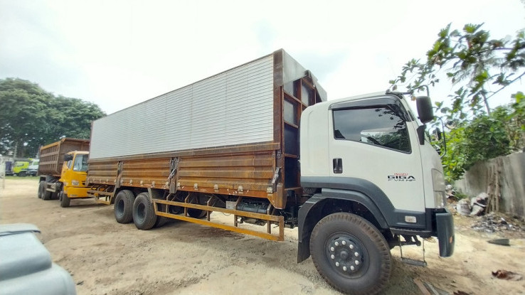 Perlu Diperhatikan, Oli Hidrolik Pada Truk Wing Box Tidak Boleh Habis