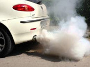 Kenali Kerusakan Mobil Melalui Warna Asap Knalpot