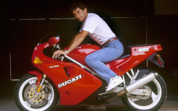 Tak Hanya Balap Formula, Ayrton Senna Ternyata Punya Kedekatan dengan Dunia Roda Dua