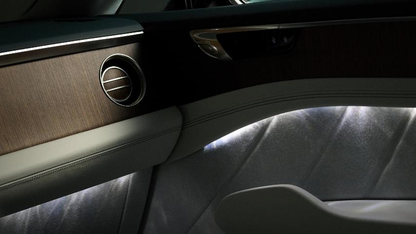 Intip Rumitnya Pengerjaan Kabin Premium Bentley