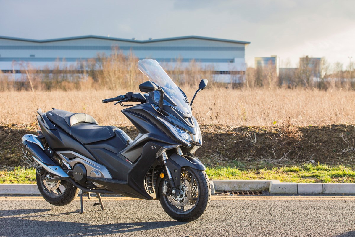 Kymco Luncurkan Skuter AK550 Bertenaga Besar dan Canggih