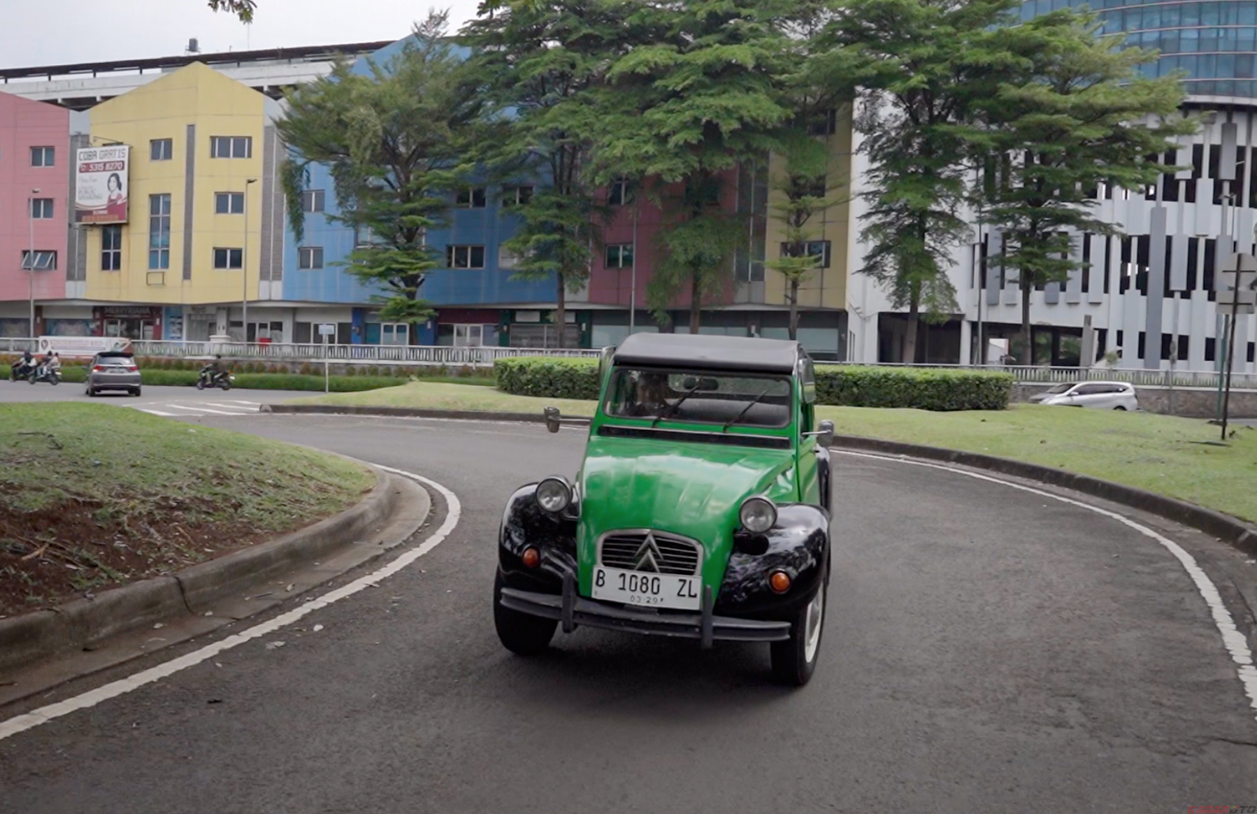 Sinyal Positif Mobil Klasik Citroën 2 CV Reinkarnasi
