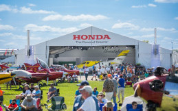 Hondajet Raih Penghargaan Flying Inovation Award
