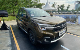 Galeri Foto Suzuki XL7 Hybrid