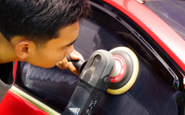 Cara Bersihkan Kaca Mobil Pasca Digunakan Mudik Lebaran, Simak Sob!