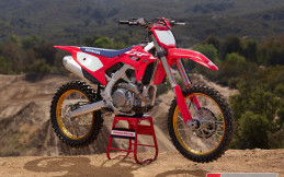 Honda CRF450R 50th Anniversary Edition Diperkenalkan, Gunakan Mesin dan Sasis Baru