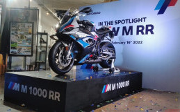 BMW M 1000 RR Hadir di Indonesia, Harga Rp1,6 Miliar