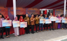 Program Daihatsu Setia Serahkan 10 Unit Rekondisi di Cirebon