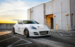 Modifikasi Nissan 370Z Berjulukan The White Dragon