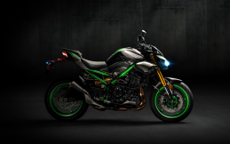 Kawasaki Z900 dan Z900 SE 2025 Lebih Irit, Canggih dan Bertenaga 