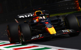 Charles Leclerc Harus Kecewa Melihat Max Verstappen Menang Lagi